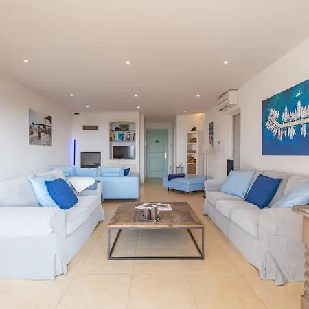 Le By Interhome