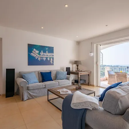 Le By Interhome